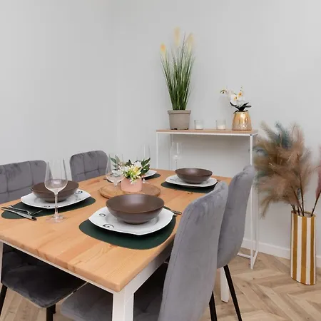 Old Town Garncarska By Renters דירה *